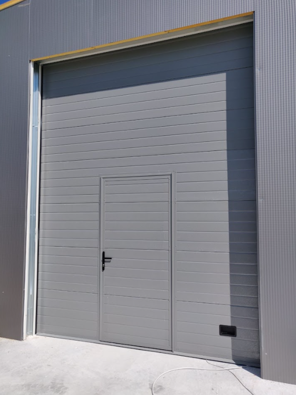 Πολύσπαστες Βιομηχανικές Γκαραζόπορτες
